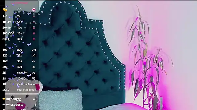 Emmaa Saenz  online show from 02/25/25, 03:09