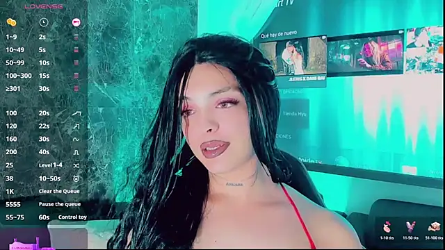 Emmaa Saenz  online show from 12/13/25, 08:47