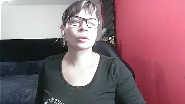 charlotedoll online show from 10/30/25, 03:41