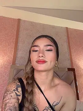 Snapshot of Arianavillada chatting on 04/28/26, 03:33 Arianavillada online show from 04/28/26, 03:33