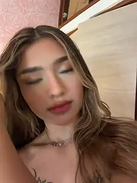 Snapshot of Arianavillada chatting on 05/17/26, 03:37 Arianavillada online show from 05/17/26, 03:37