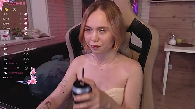 lucy mirror online show from 09/17/25, 08:10