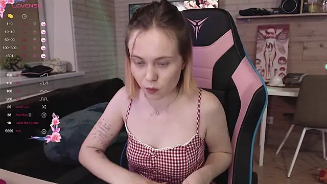 lucy mirror online show from 11/06/25, 08:32