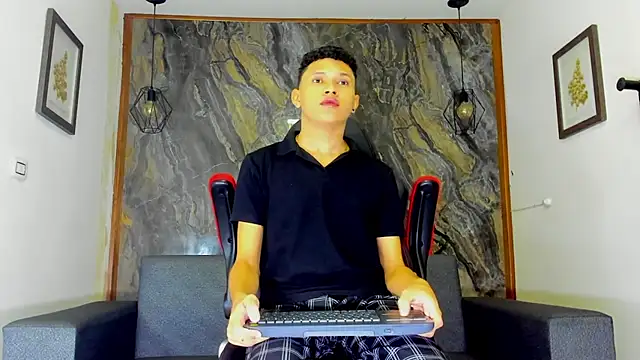 liam genner  online show from 01/29/25, 07:43