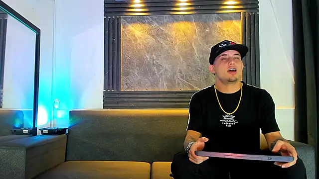 liam genner  online show from 09/27/25, 08:25