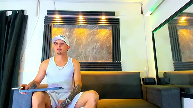 liam genner  online show from 10/02/25, 07:54