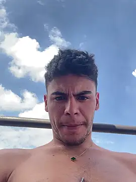 liam genner  online show from 12/21/25, 05:53