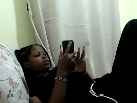 queen-sasha online show from 10/22/25, 05:24