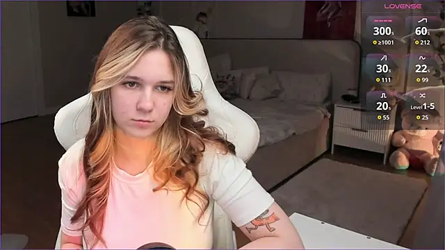 Frau Lina online show from 05/20/26, 06:03