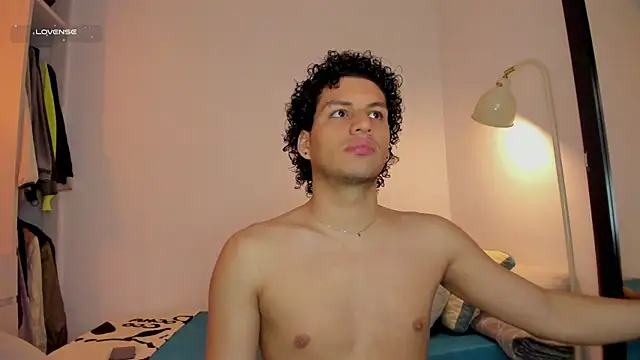 Curlblue online show from 12/05/25, 05:38