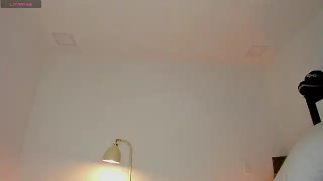 Curlblue online show from 12/18/25, 11:05