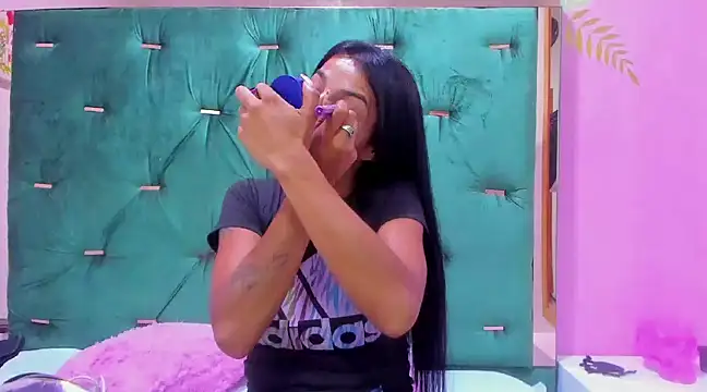 Snapshot of Hellen__4master chatting on 12/18/24, 11:24 Hellen 4master online show from 12/18/24, 11:24