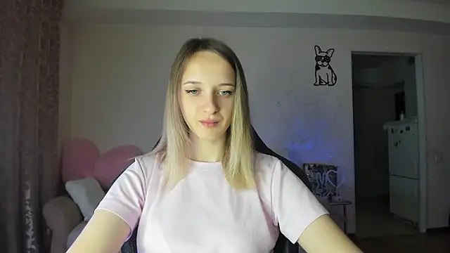 Snapshot of RouseReed chatting on 06/18/26, 05:08 RouseReed online show from 06/18/26, 05:08