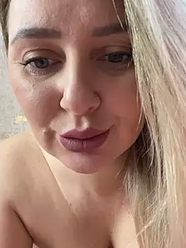 LadyLolyPop  online show from 03/05/25, 04:13