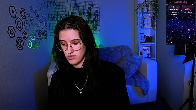 Snapshot of scarlet_mooore chatting on 10/19/25, 12:11 scarlet mooore online show from 10/19/25, 12:11