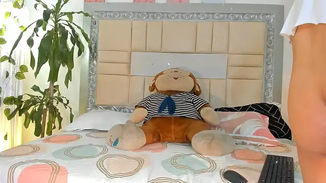 GingerDollx online show from 12/15/25, 08:13