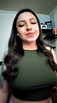 Snapshot of Paudelatorre chatting on 02/25/25, 12:36 Paudelatorre online show from 02/25/25, 12:36