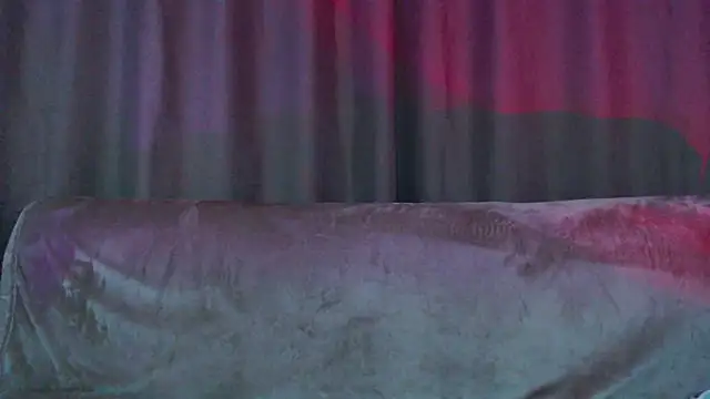 Snapshot of Sexpired_Princess chatting on 01/12/25, 01:21 Sexpired Princess online show from 01/12/25, 01:21