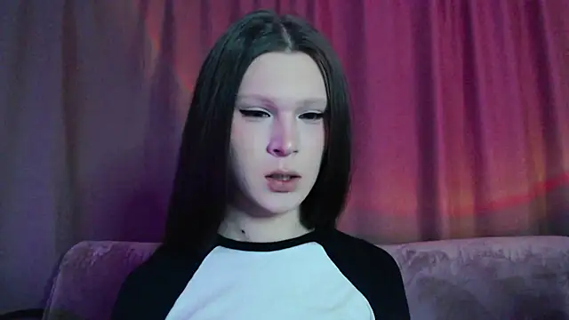 Snapshot of Sexpired_Princess chatting on 02/12/25, 02:35 Sexpired Princess online show from 02/12/25, 02:35