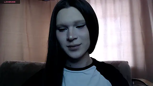 Snapshot of Sexpired_Princess chatting on 02/18/25, 06:37 Sexpired Princess online show from 02/18/25, 06:37