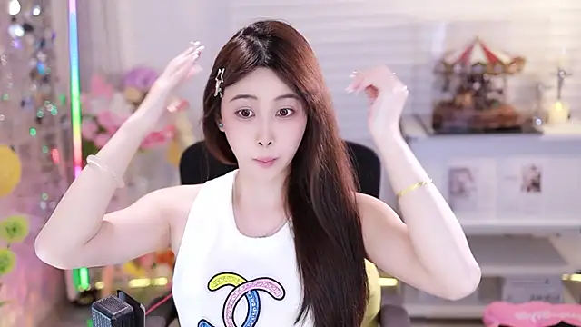 Snapshot of SleepArtist chatting on 02/05/26, 01:16 SleepArtist online show from 02/05/26, 01:16