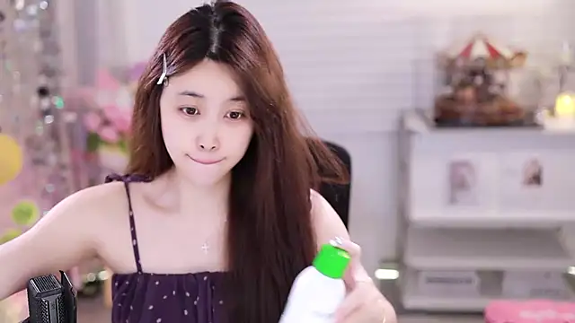 Snapshot of SleepArtist chatting on 02/08/26, 07:23 SleepArtist online show from 02/08/26, 07:23