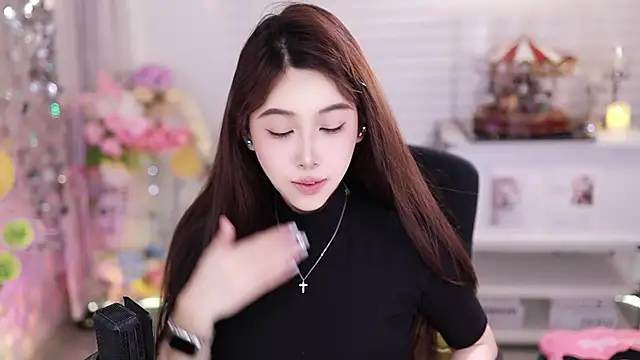 Snapshot of SleepArtist chatting on 02/13/26, 05:58 SleepArtist online show from 02/13/26, 05:58