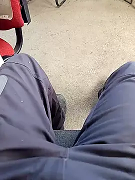 Snapshot of vadszex31 chatting on 03/12/25, 10:26 vadszex31 online show from 03/12/25, 10:26