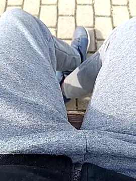 Snapshot of vadszex31 chatting on 03/16/25, 11:27 vadszex31 online show from 03/16/25, 11:27