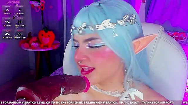 Snapshot of Tiny__Emmy chatting on 02/17/25, 01:47 Tiny Emmy online show from 02/17/25, 01:47