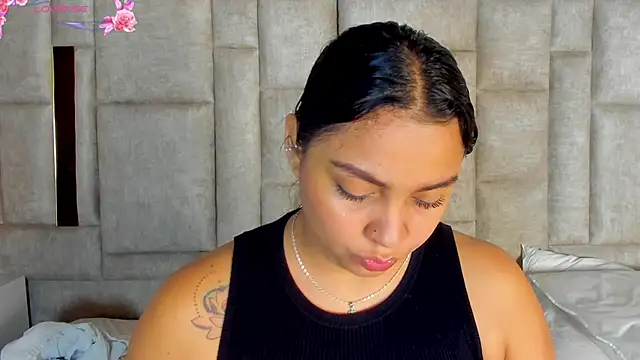 Snapshot of Abril_Gomez06 chatting on 04/24/26, 07:44 Abril Gomez06 online show from 04/24/26, 07:44