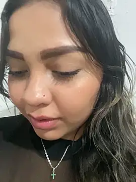 Snapshot of Abril_Gomez06 chatting on 04/25/26, 10:29 Abril Gomez06 online show from 04/25/26, 10:29
