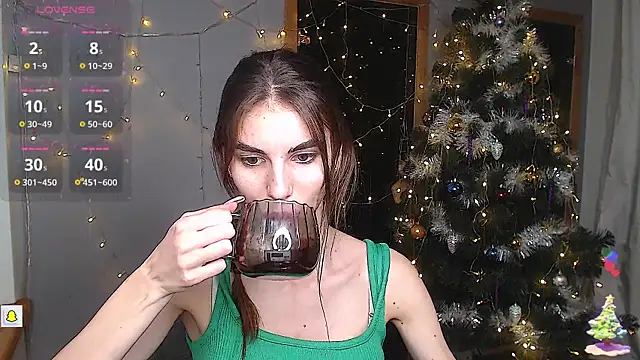 Snapshot of EmmyGreans chatting on 12/12/24, 03:59 EmmyGreans online show from 12/12/24, 03:59