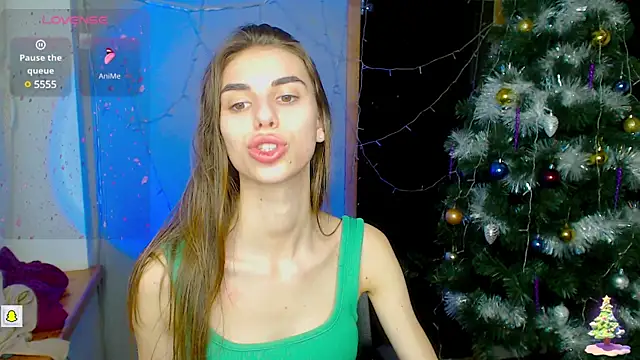 Snapshot of EmmyGreans chatting on 12/16/24, 03:54 EmmyGreans online show from 12/16/24, 03:54