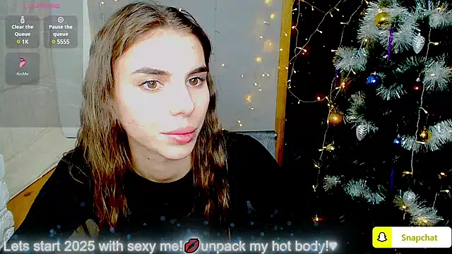 Snapshot of EmmyGreans chatting on 01/03/25, 12:41 EmmyGreans online show from 01/03/25, 12:41