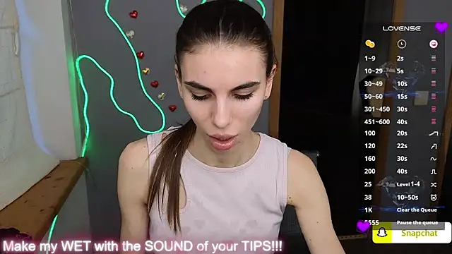 Snapshot of EmmyGreans chatting on 02/08/25, 09:46 EmmyGreans online show from 02/08/25, 09:46