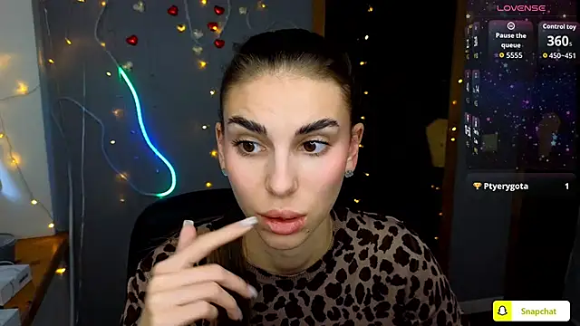 Snapshot of EmmyGreans chatting on 09/29/25, 11:37 EmmyGreans online show from 09/29/25, 11:37