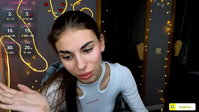 Snapshot of EmmyGreans chatting on 10/07/25, 05:37 EmmyGreans online show from 10/07/25, 05:37