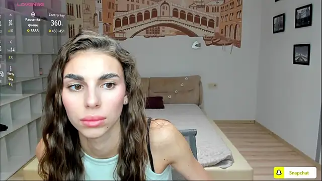 Snapshot of EmmyGreans chatting on 10/09/25, 12:03 EmmyGreans online show from 10/09/25, 12:03