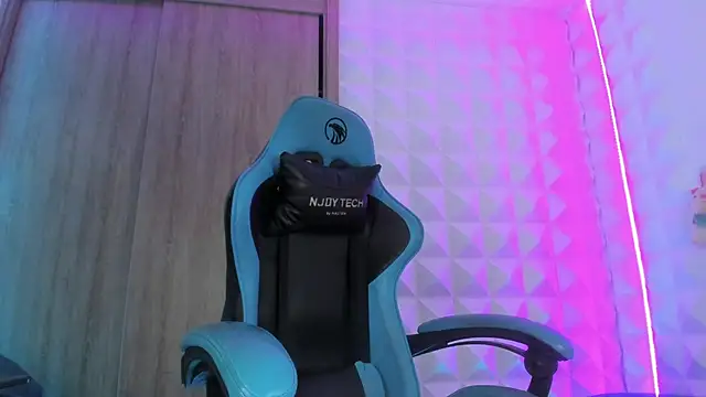 Snapshot of Jendralevis chatting on 01/29/25, 11:25 Jendralevis online show from 01/29/25, 11:25