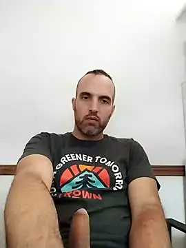 Snapshot of leon3875 chatting on 01/08/25, 02:56 leon3875 online show from 01/08/25, 02:56