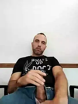 Snapshot of leon3875 chatting on 01/09/25, 03:12 leon3875 online show from 01/09/25, 03:12