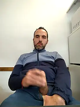 leon3875 online show from 10/28/25, 03:25