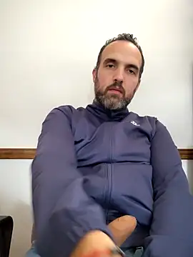 leon3875 online show from 11/06/25, 03:24