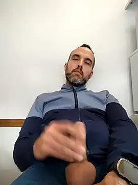 leon3875 online show from 12/02/25, 03:29