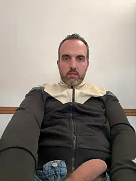 leon3875 online show from 02/19/26, 03:30