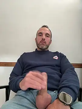 leon3875 online show from 04/23/26, 03:25