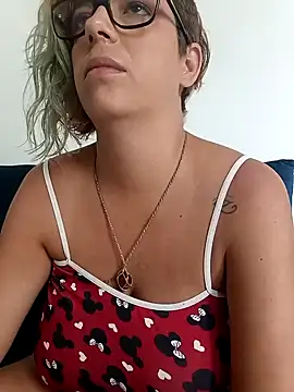 Escarlate4you  online show from 12/22/24, 02:27