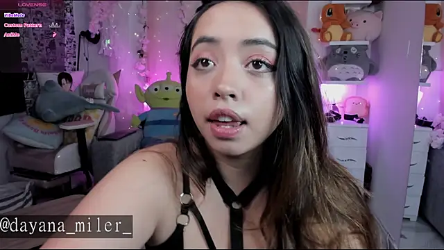 Snapshot of _dayana_miler chatting on 04/13/26, 04:23 dayana miler online show from 04/13/26, 04:23