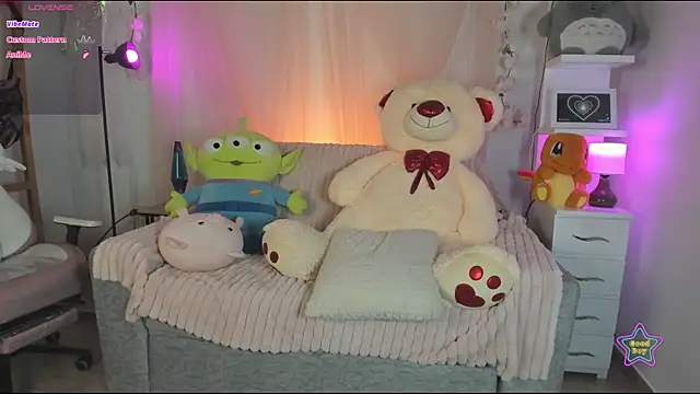 Snapshot of _dayana_miler chatting on 07/08/26, 03:27 dayana miler online show from 07/08/26, 03:27
